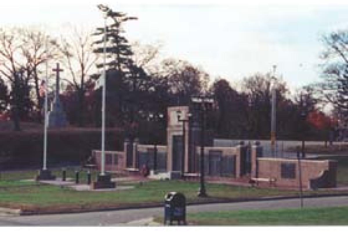 Veteran's Memorial - Weymouth Massachusetts, Photo by: Barry Wood
